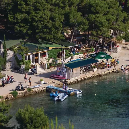 1 Bedroom Awesome In *