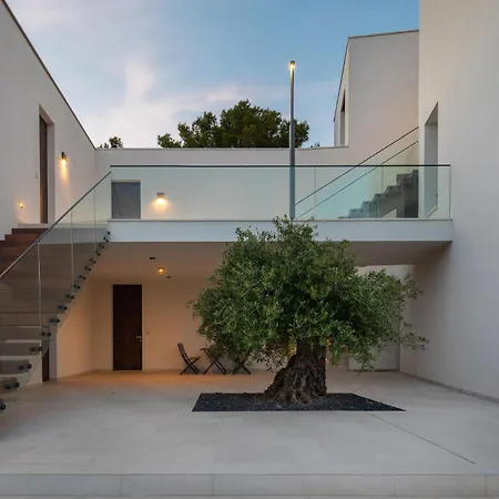 1 Bedroom Awesome In