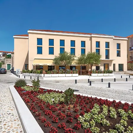 1 Bedroom Awesome In * بيتينا