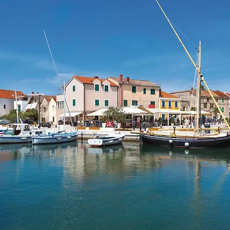 1 Bedroom Awesome In *