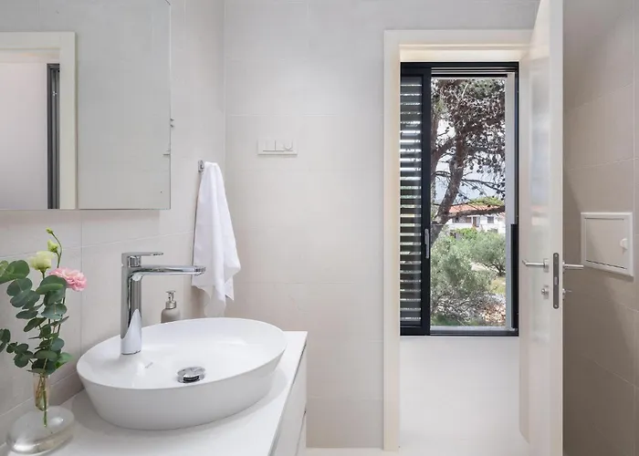 1 Bedroom Awesome In * 베티나