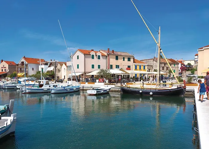 1 Bedroom Awesome In *